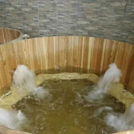 с минерална вода 